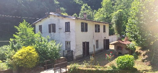 casa indipendente in vendita a Pescaglia in zona Pascoso