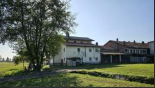 Foto Casale a Agliè Centro di 330 m² con 10 locali in vendita