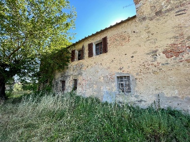 Foto Casale a Poggibonsi Centro di 350 m² con 8 locali in vendita