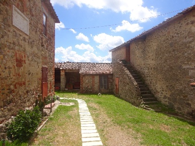 Foto Casale a Rapolano Terme Centro di 850 m² con 30 locali in vendita