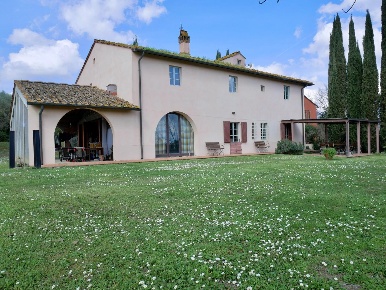 Foto Casale a Cerreto Guidi Centro di 540 m² con 18 locali in vendita