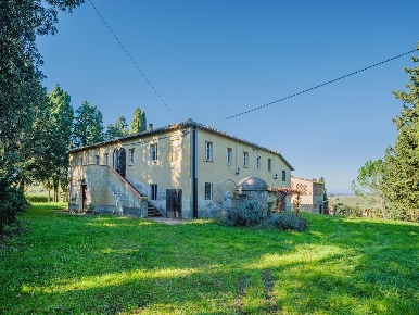 Foto Casale a Volterra Centro di 760 m² con 20 locali in vendita