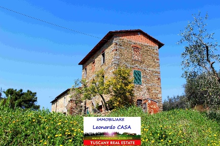Foto Casale a Vinci Sant'ansano di 270 m² con 10 locali in vendita