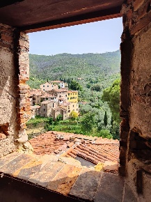 Foto Casale a Calci Montemagno di 530 m² con 11 locali in vendita