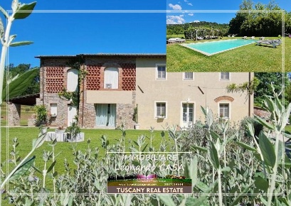 Foto Casale a Lucca Arancio di 440 m² con 10 locali in vendita