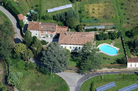 Foto Casale a Lucca Arancio di 1380 m² con 30 locali in vendita