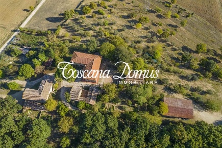 Foto Casale a Sovicille di 1410 m² con 20 locali in vendita