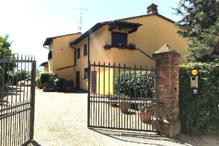 Foto Casale a Castelfiorentino Centro di 380 m² con 12 locali in vendita