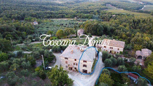 Foto Casale a Monteriggioni di 310 m² con 10 locali in vendita