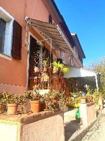 Foto Casale a Capannori Carraia - Colognora di 75 m² con 4 locali