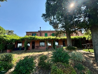 Foto Casale a Peccioli di 350 m² con 11 locali in vendita