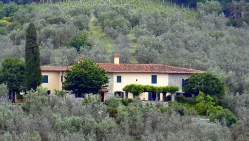 Foto Casale a Lamporecchio di 550 m² con 10 locali in vendita