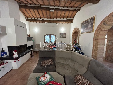 Foto Casale a Sovicille Ampugnano di 435 m² con 16 locali in vendita