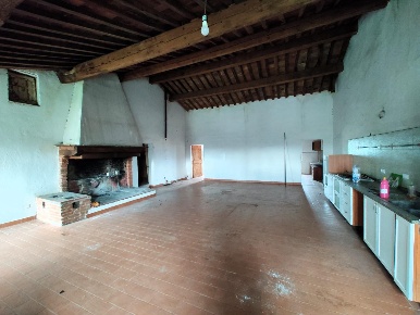 Foto Casale a Fauglia Valtriano di 340 m² con 5 locali in vendita