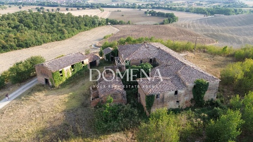 Foto Casale a Monteroni d'Arbia di 1700 m² con 30 locali in vendita