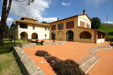 Foto Casale a Certaldo Montebello, Piangrande di 1024 m² con 20 locali