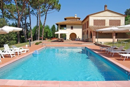 Foto Villa unifamiliare a Certaldo Montebello, Piangrande di 700 m²
