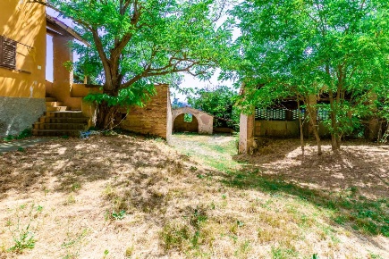 Foto Casale a Certaldo Centro di 1300 m² con 20 locali in vendita