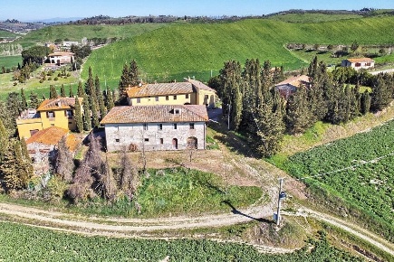 Foto Casale a Certaldo Montebello, Piangrande di 2145 m² con 50 locali