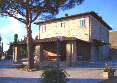 Foto Casale a Terricciola Centro di 600 m² con 12 locali in vendita