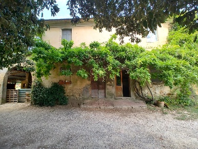 Foto Casale a Casciana Terme Lari Lari di 315 m² con 8 locali in vendita