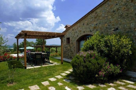 Foto Casale in Via giuseppe ungaretti, Manerba del Garda di 776 m²