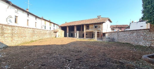 Foto Casale in Via Santissima 27, Borgosatollo Centro di 505 m² in vendita