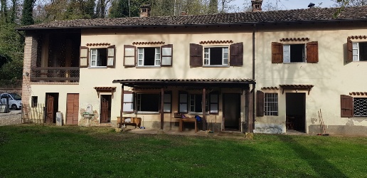 Foto Casale a Borgonovo Val Tidone di 200 m² con 7 locali in vendita