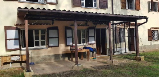 Foto Casale a Borgonovo Val Tidone di 200 m² con 7 locali in vendita