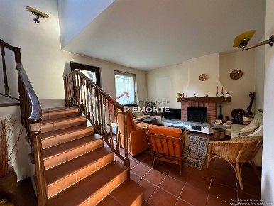 Foto Casale a Boca Centro di 520 m² con 15 locali in vendita