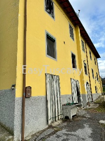 Foto Casale in via ludovica, Lucca Ponte a Moriano di 200 m² con 8 locali