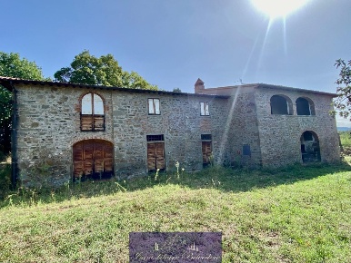 Foto Casale in Località Borgo a Cascia 230, Reggello di 490 m² in vendita