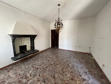 Foto Casale in Via Don Tommaso Michelett, Soave Castelletto di 1500 m²