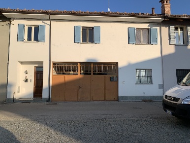 Foto Corte in Via Sant Iffredo 5, Cherasco Centro con 1 locali in vendita
