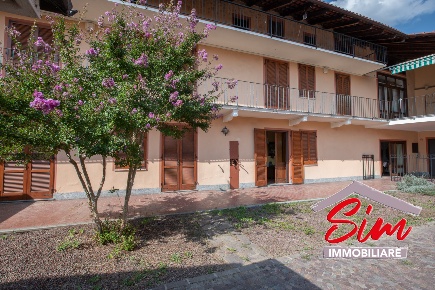 Foto Casale in Via San Giuseppe 73B, Recetto di 250 m² con 7 locali