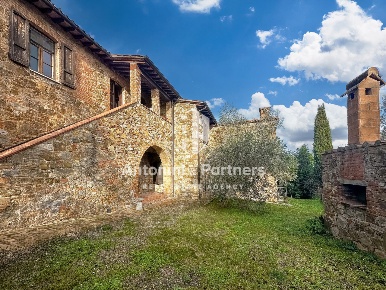 Foto Casale in Via Cristoforo Colombo, Panicale di 480 m² con 14 locali