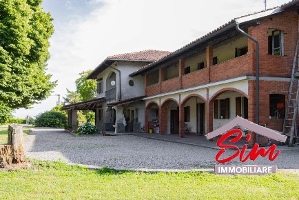 Foto Casale in Molino Molinetto snc, Recetto di 450 m² con 10 locali
