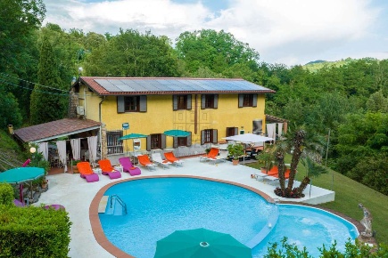 Foto Casale in SP1, Pescaglia Pieve Santo Stefano di 350 m² con 10 locali