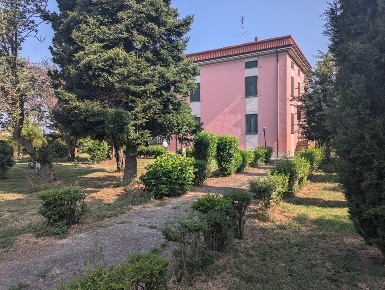Foto Casale in SAN PROTASO  1, Fiorenzuola d'Arda Centro di 300 m²