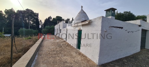 Foto Casale in Contrada Giancone, Martina Franca di 204 m² con 7 locali