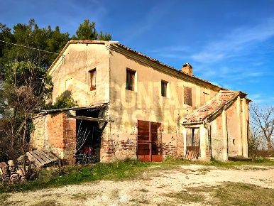 Foto Casale a San Marcello di 415 m² in vendita