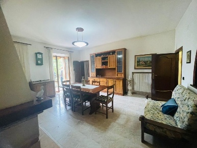 Foto Casale a Castelbellino di 360 m² in vendita