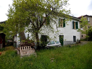 Foto Casale in Località Campobenedetto, Varese Ligure di 300 m² in vendita