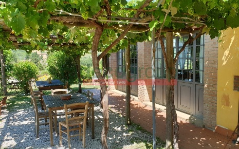 Foto Casale in Strada Provinciale Camminata 48, Guardistallo di 350 m²