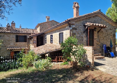 Foto Casale in Strada di Compresso, Perugia Colle Umberto - Monte Tezio