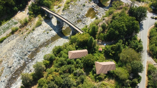 Foto Casale in Via Case Sparse Badia 19A, Tiglieto di 654 m² con 19 locali