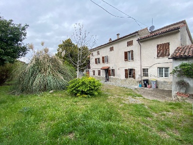 Foto Casale a Ziano Piacentino di 167 m² con 4 locali in vendita