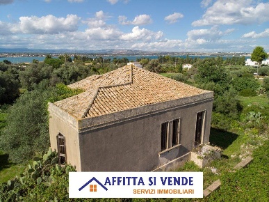 Foto Casale in isola, Siracusa Carrozziere - Sacramento di 250 m²
