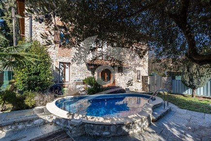 Foto Casale in Via Poligono 35, Varese Montello di 263 m² con 8 locali