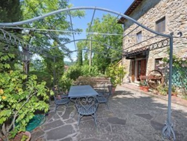Foto Casale in Varena, Londa di 310 m² con 10 locali in vendita